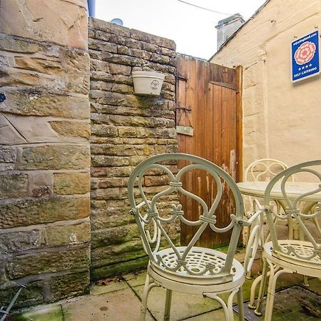 Pudding Cottage In Bakewell Exterior photo