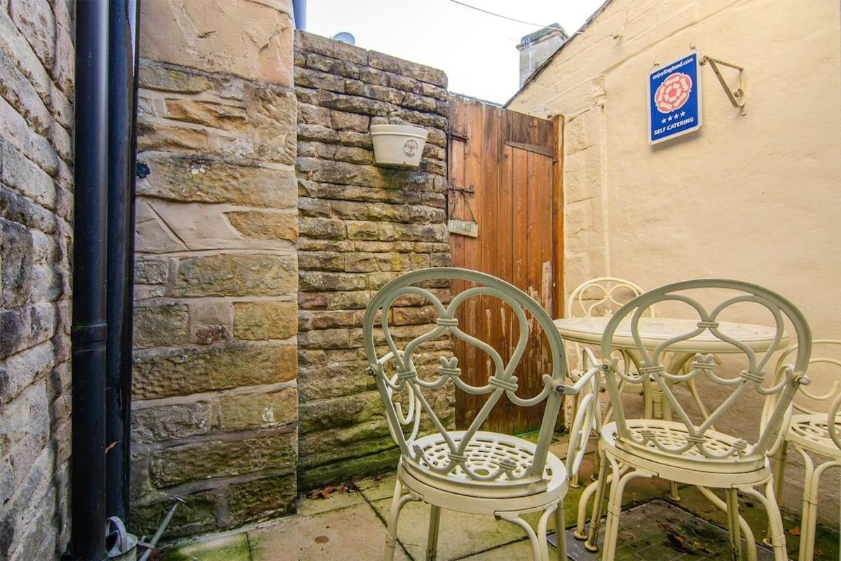 Pudding Cottage In Bakewell Exterior photo
